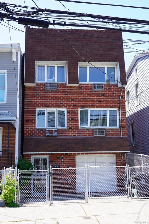 9720 88th St, Ozone Park, NY, 11416-2114 | Card Image