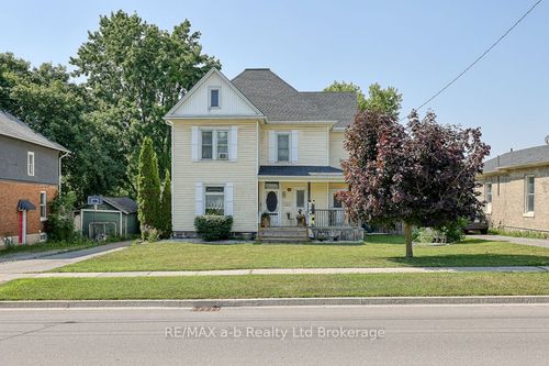 136 Charles St W, Ingersoll, ON, N5C2M1 | Card Image
