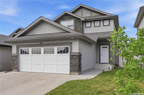 366 Kolynchuk Manor, Saskatoon, SK, S7T0W4 | Card Image