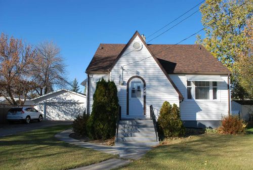 246 N N 100 E, Raymond, AB, T0K | Card Image