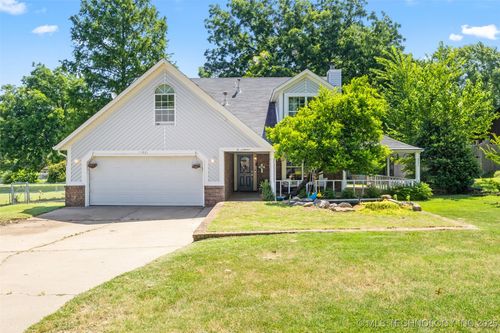 11801 S 266th East Ave, Coweta, OK, 74429-4891 | Card Image