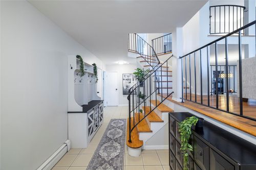 2717 Ellen Rd, Bellmore, NY, 11710-5212 | Card Image