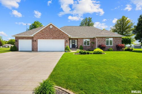 8008 W Thorngate Dr, Mapleton, IL, 61547-9358 | Card Image