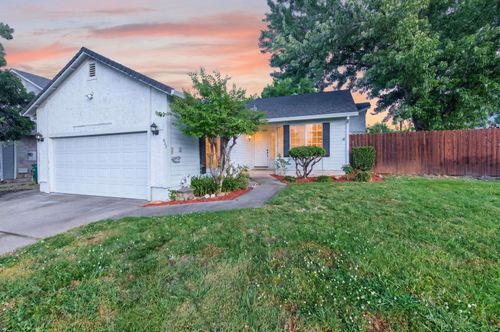653 Brock Dr, Redding, CA, 96003-3762 | Card Image
