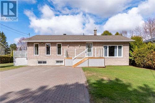 2893 Baker Ave, Val Caron, ON, P3N1J9 | Card Image