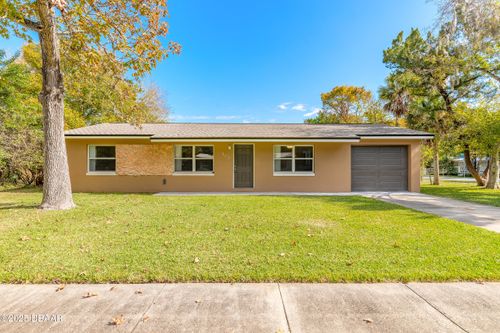 901 Damron St, Daytona Beach, FL, 32117-4211 | Card Image
