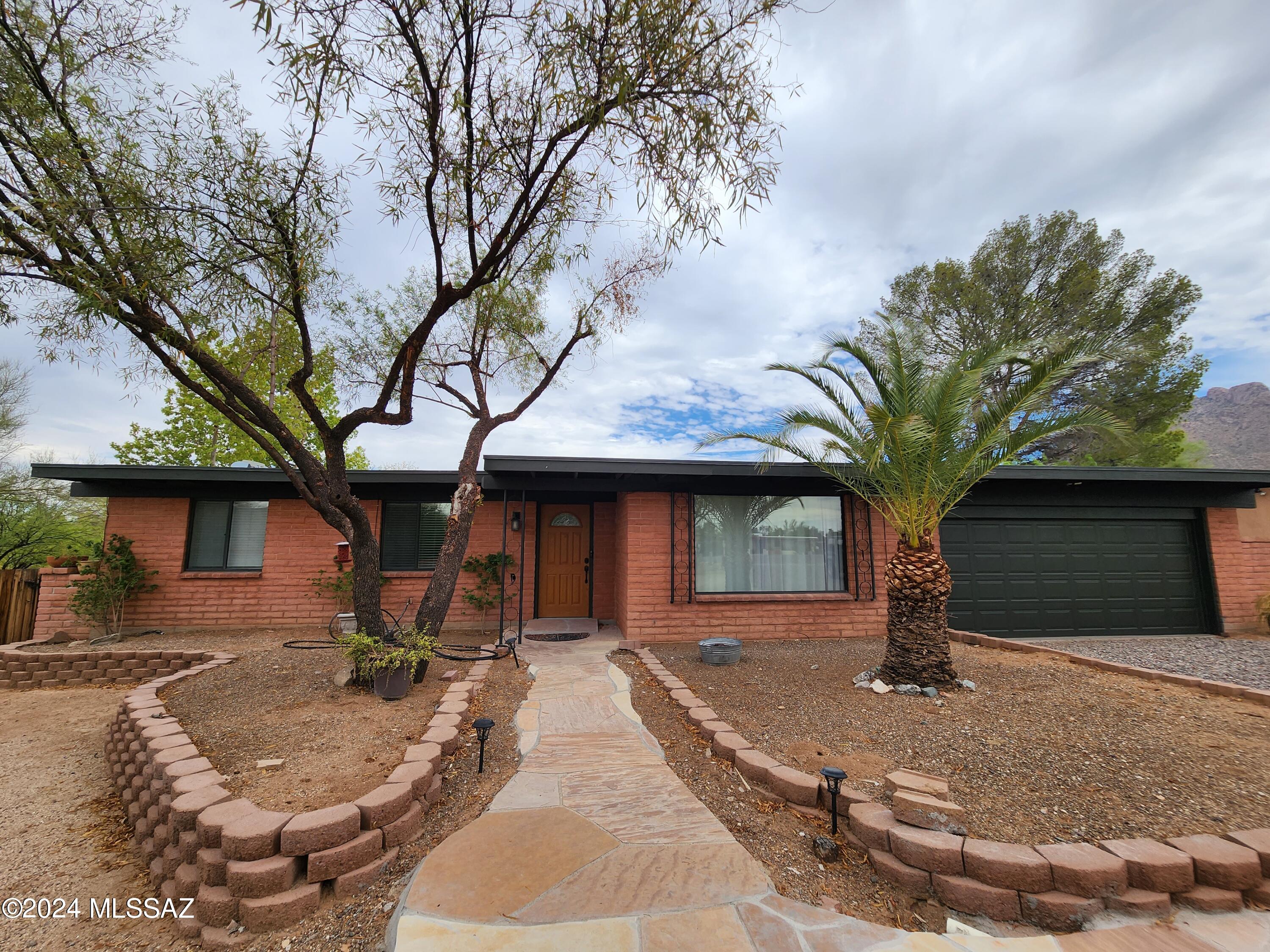 Placita DE LA Poza , Tucson, AZ 85704