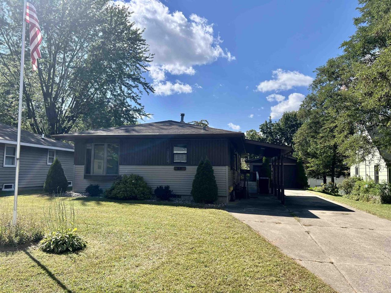 Cleveland St, Shawano, WI 54166
