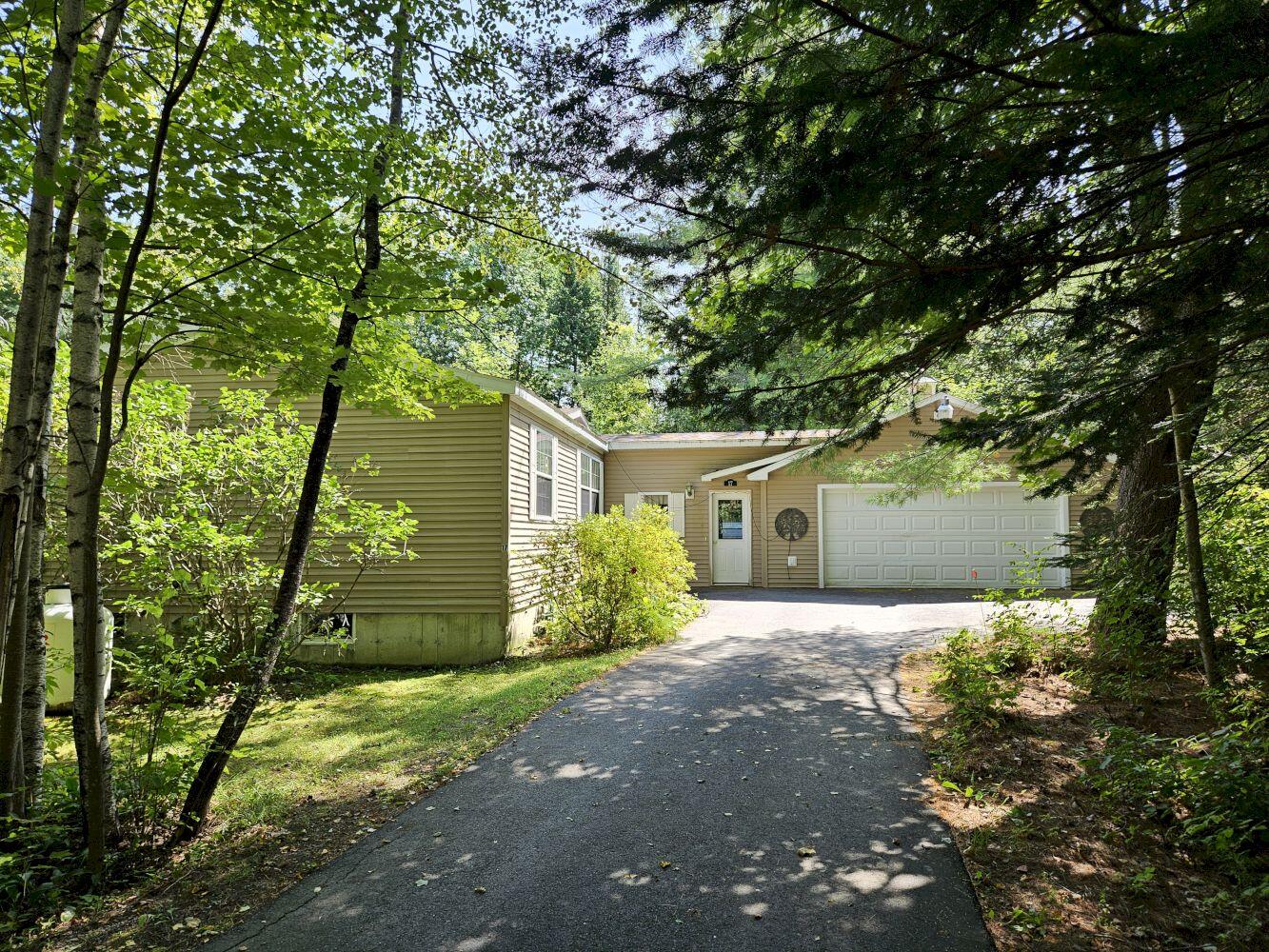 Dore Ln, Madison, ME 04950