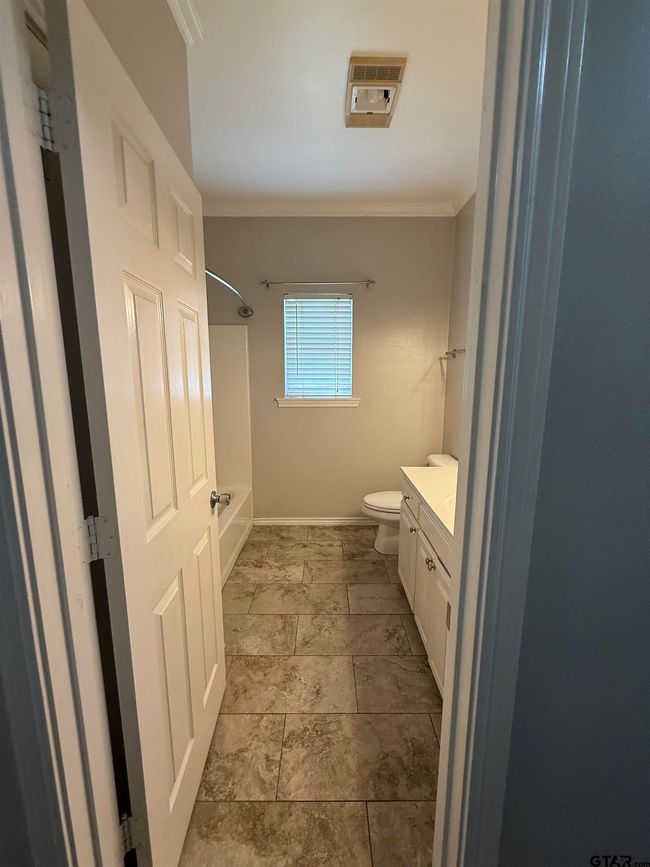 3204 Pebblebrook Cir, House other with 3 bedrooms, 2 bathrooms and null parking in Tyler TX | Image 12