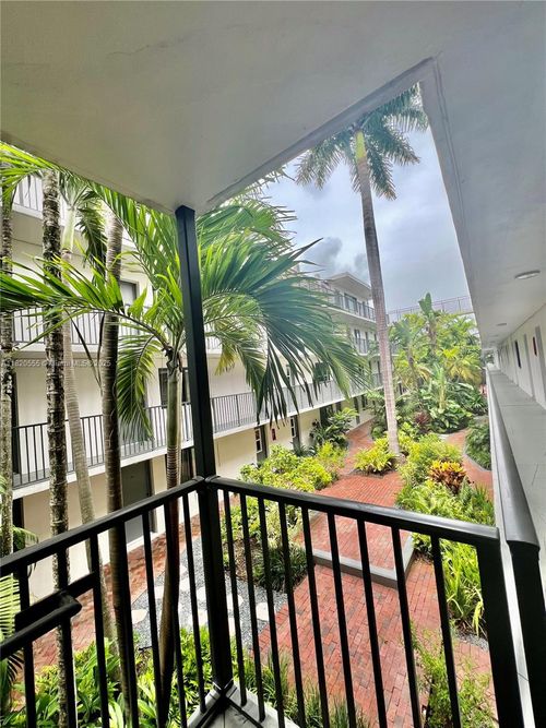 apt-s207-3240 Mary St, Miami, FL, 33133-5273 | Card Image