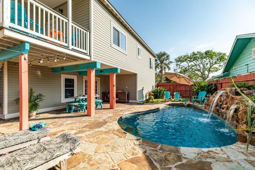 2321 37th St, Galveston, TX, 77550-7520 | Card Image