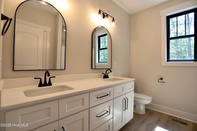 Main level bath | Image 30