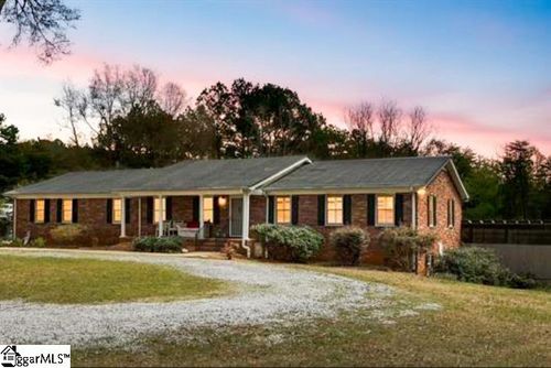 250 Thompson Rd, Taylors, SC, 29687-6839 | Card Image