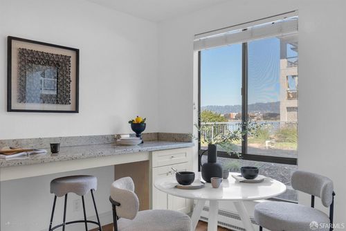 c235-6 Commodore Dr, Emeryville, CA, 94608-1649 | Card Image