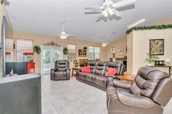 10372 Sw 41 St Ct, House other with 4 bedrooms, 2 bathrooms and null parking in OCALA FL | Image 16