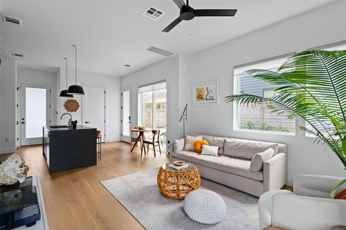 2-3204 Garden Villa Ln, Austin, TX, 78704-6107 | Card Image