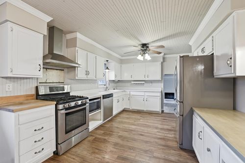 4497 S Oak Leaf Ct, Vadnais Heights, MN, 55127-3635 | Card Image