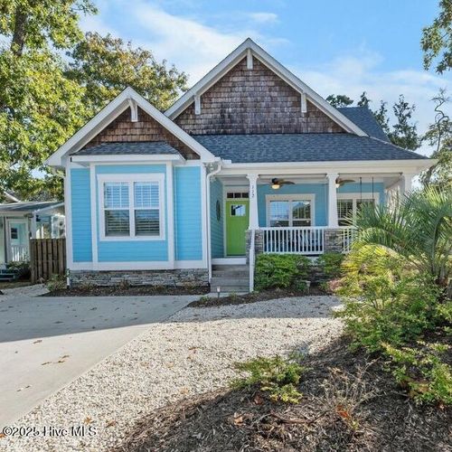 112 Ne 28th St, Oak Island, NC, 28465-5905 | Card Image