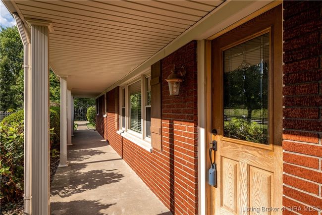 5142 Scottsville Rd, Home with 3 bedrooms, 3 bathrooms and null parking in Floyds Knobs IN | Image 9