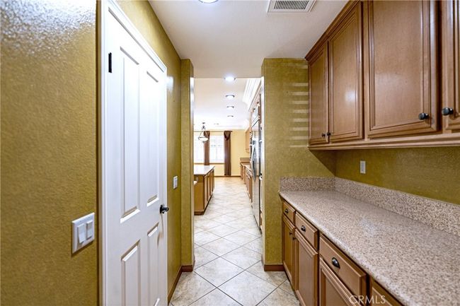 14145 Prairie Creek Pl, House other with 6 bedrooms, 5 bathrooms and 4 parking in Eastvale CA | Image 10