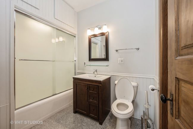 3 - 3216 North Ave, Condo with 3 bedrooms, 2 bathrooms and 2 parking in Chicago IL | Image 13