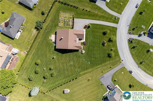 222 Danbury Dr, House other with 3 bedrooms, 3 bathrooms and null parking in Nazareth PA | Image 44