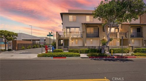 2560 Valentina Way, Commerce, CA, 90040-2630 | Card Image
