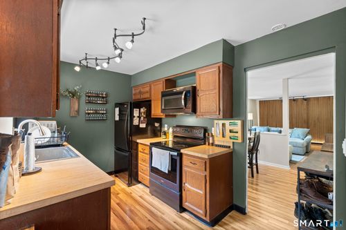 536-536 Swanson Cres, Milford, CT, 06461-2735 | Card Image