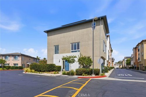 12027 Acadia Ct, Hawthorne, CA, 90250-1655 | Card Image