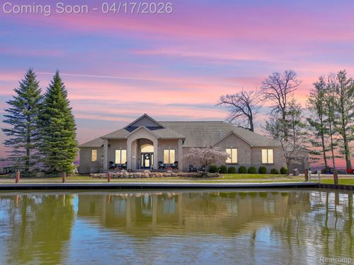 130 Whites Ct, Houghton Lake, MI, 48629-9672 | Card Image