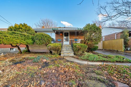 115 Welbourn Dr, Hamilton, ON, L9A3N5 | Card Image