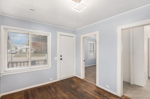 1119 Lakeview St, Waterford, MI, 48328-3822 | Card Image