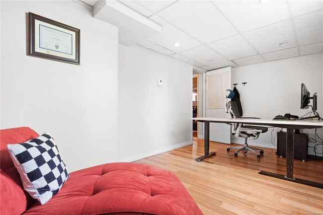 931 Mesher Pl, House other with 3 bedrooms, 3 bathrooms and 4 parking in Esquimalt BC | Image 44