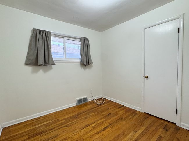 living room | Image 17