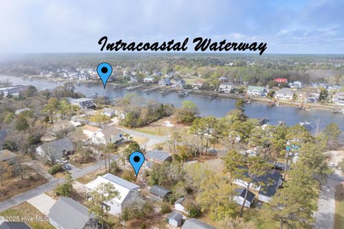 130 Ne 26th St, Oak Island, NC, 28465-6229 | Card Image