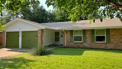660 Oak St, Burleson, TX, 76028-5848 | Card Image