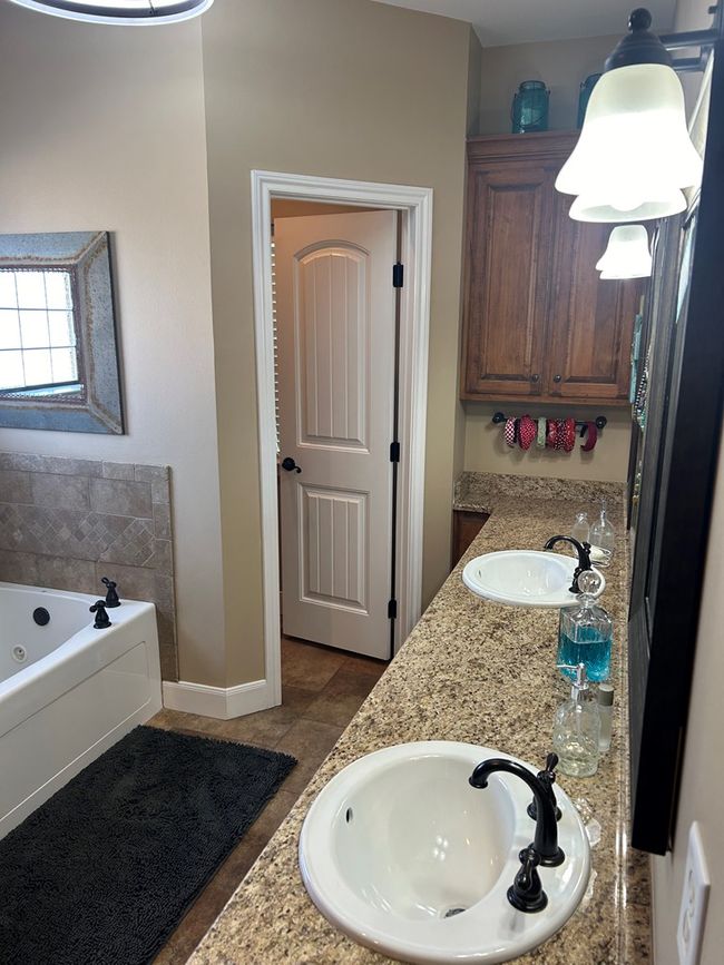 Master bathroom | Image 19