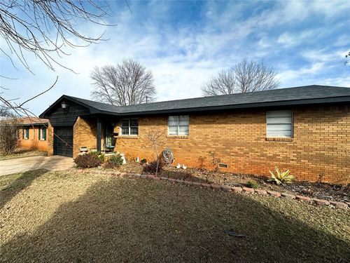313 S 15th St, Clinton, OK, 73601-3805 | Card Image