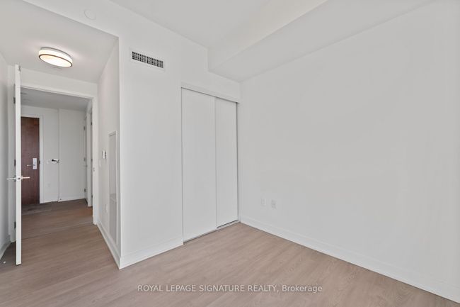 3305 - 15 Queens Quay E, Condo with 3 bedrooms, 2 bathrooms and 1 parking in Toronto ON | Image 11