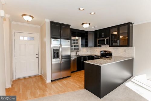 947 S Scott St, ARLINGTON, VA, 22204-4526 | Card Image