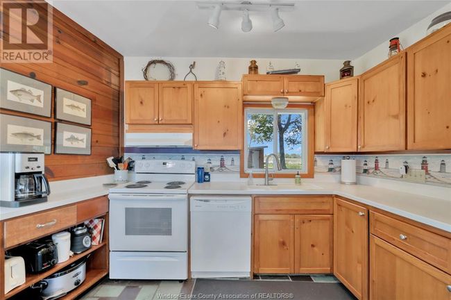 67 E Shore Rd, House other with 4 bedrooms, 2 bathrooms and null parking in Pelee Island ON | Image 25
