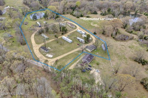 400 Red Hill Cir, Batesville, MS, 38606-9379 | Card Image