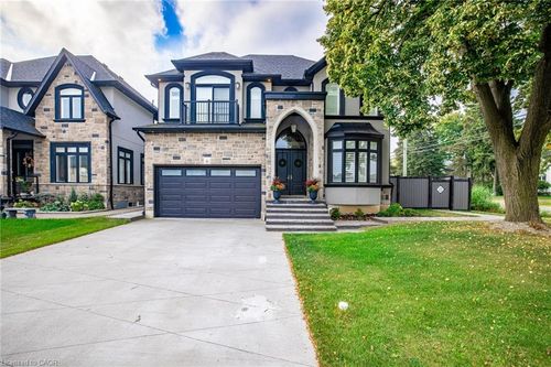 4 Lockman Dr, Ancaster, ON, L9K0C1 | Card Image