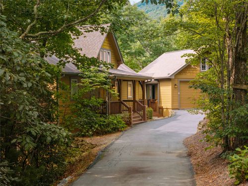 835 Toxaway Dr, Lake Toxaway, NC, 28747-8576 | Card Image