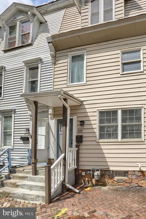 1212 Derry St, HARRISBURG, PA, 17104-1024 | Card Image