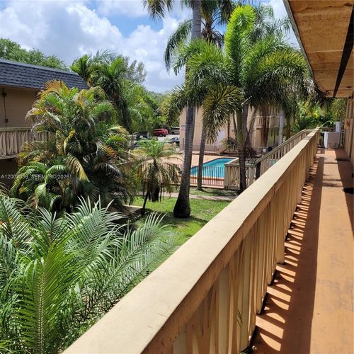 137015-1370 Ne 119th St, Miami, FL, 33161-6568 | Card Image