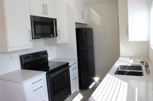 apt-6-23294 Orange Ave, Lake Forest, CA, 92630-4870 | Card Image