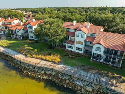 70 Bay Bridge Dr, Gulf Breeze, FL, 32561-4467 | Card Image