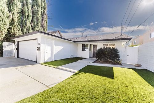 19314 Valerio St, Reseda, CA, 91335-2450 | Card Image
